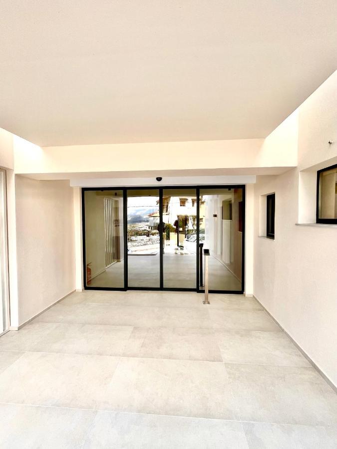 City Hill Luxury Apartments Ioannina Bagian luar foto