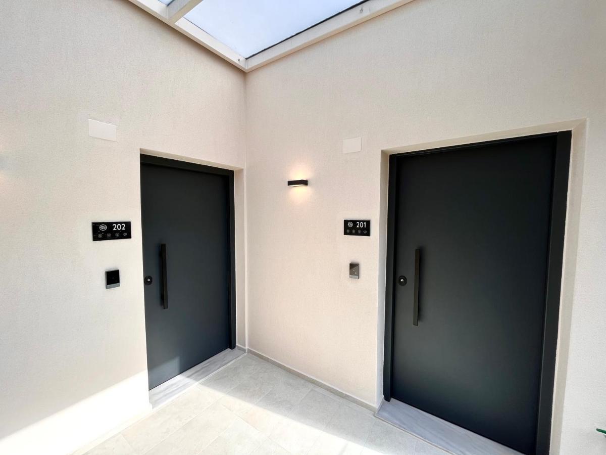 City Hill Luxury Apartments Ioannina Bagian luar foto