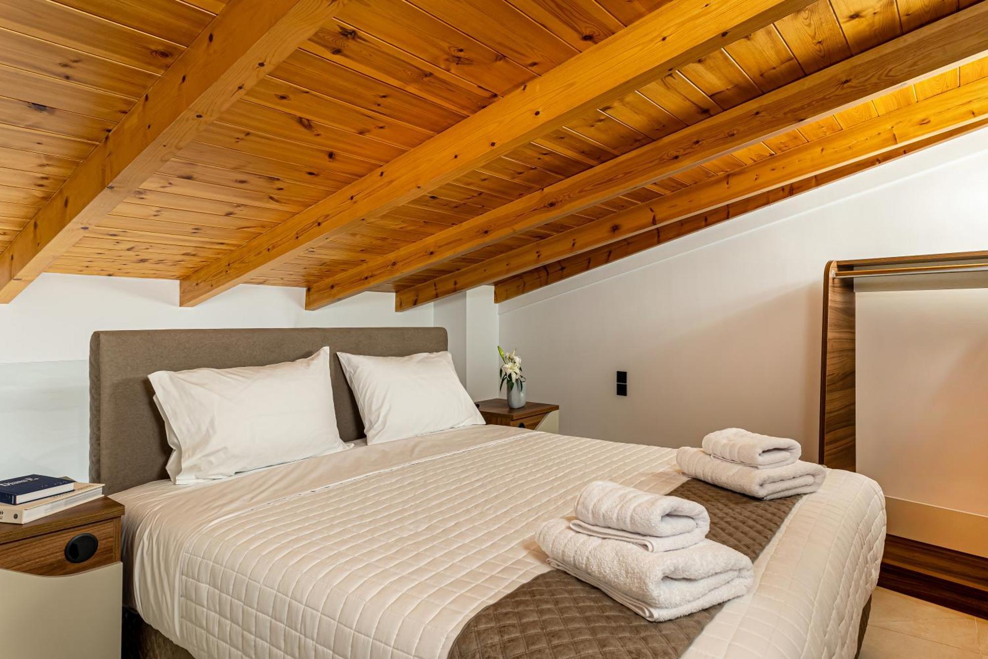 City Hill Luxury Apartments Ioannina Bagian luar foto