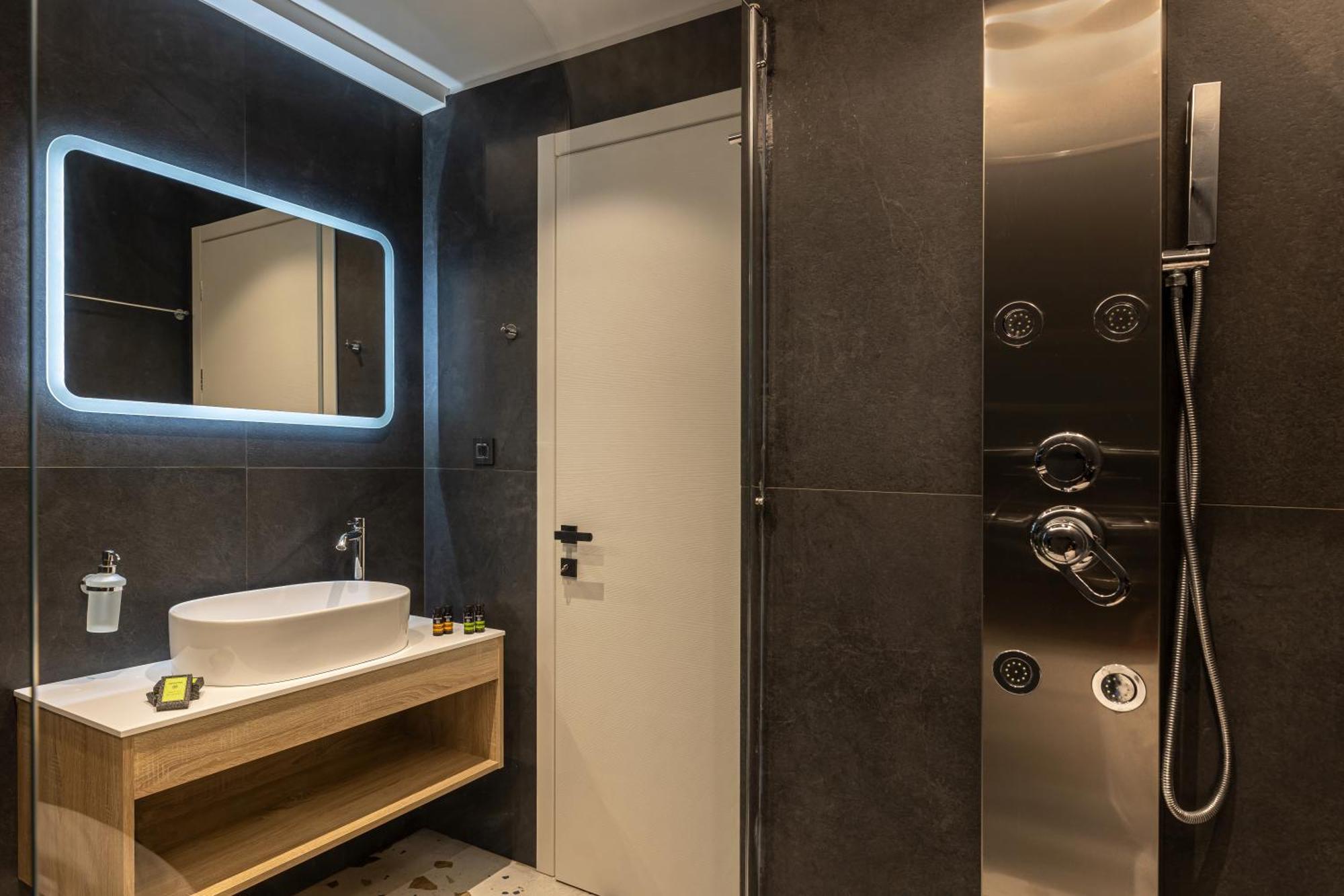 City Hill Luxury Apartments Ioannina Bagian luar foto
