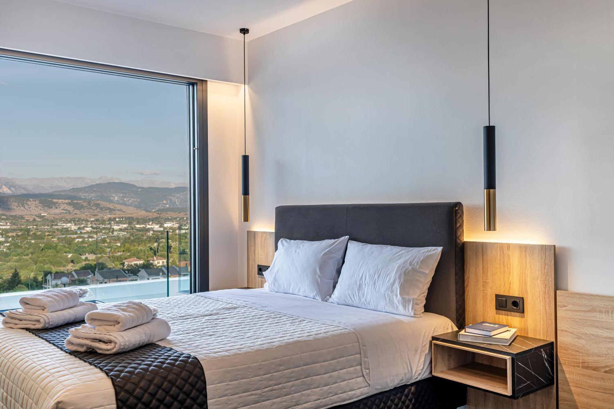City Hill Luxury Apartments Ioannina Bagian luar foto